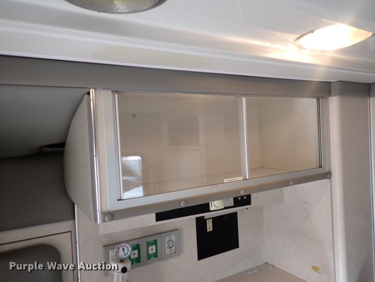 image for item DJ5729 2000 Ford Econoline E350  ambulance