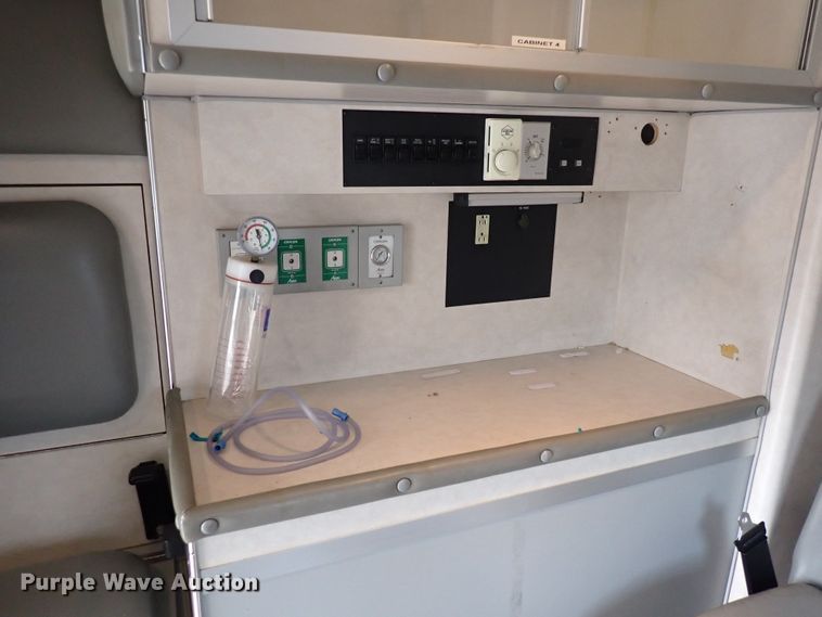 image for item DJ5729 2000 Ford Econoline E350  ambulance