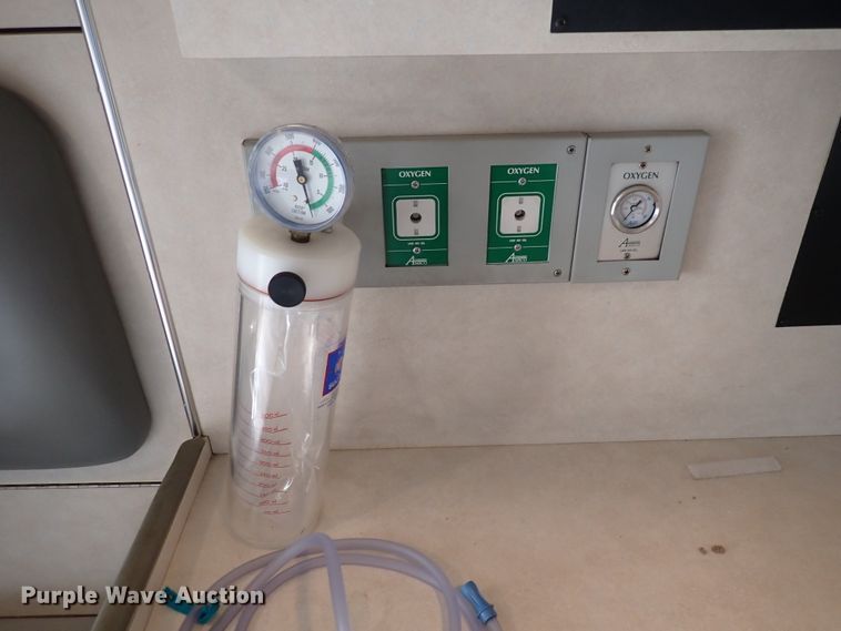 image for item DJ5729 2000 Ford Econoline E350  ambulance