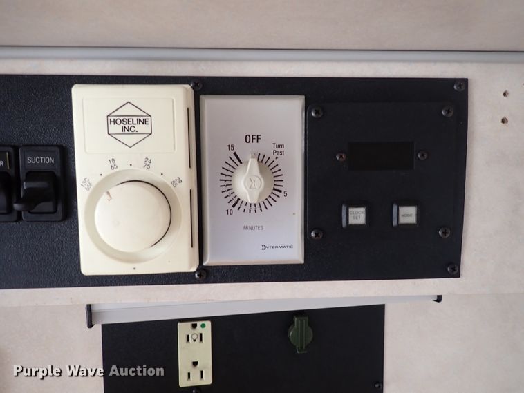 image for item DJ5729 2000 Ford Econoline E350  ambulance