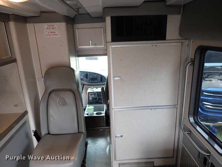 image for item DJ5729 2000 Ford Econoline E350  ambulance