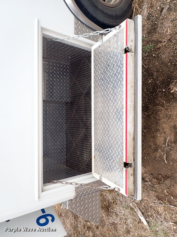 image for item DJ5729 2000 Ford Econoline E350  ambulance