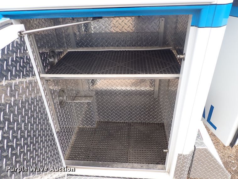 image for item DJ5729 2000 Ford Econoline E350  ambulance