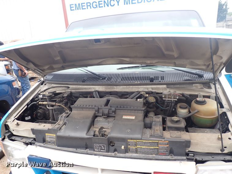 image for item DJ5729 2000 Ford Econoline E350  ambulance