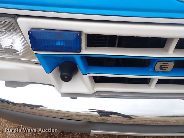 image for item DJ5729 2000 Ford Econoline E350  ambulance