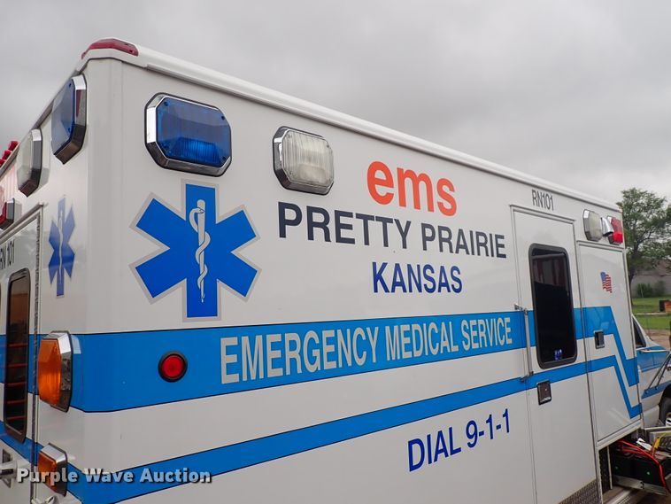 image for item DJ5729 2000 Ford Econoline E350  ambulance