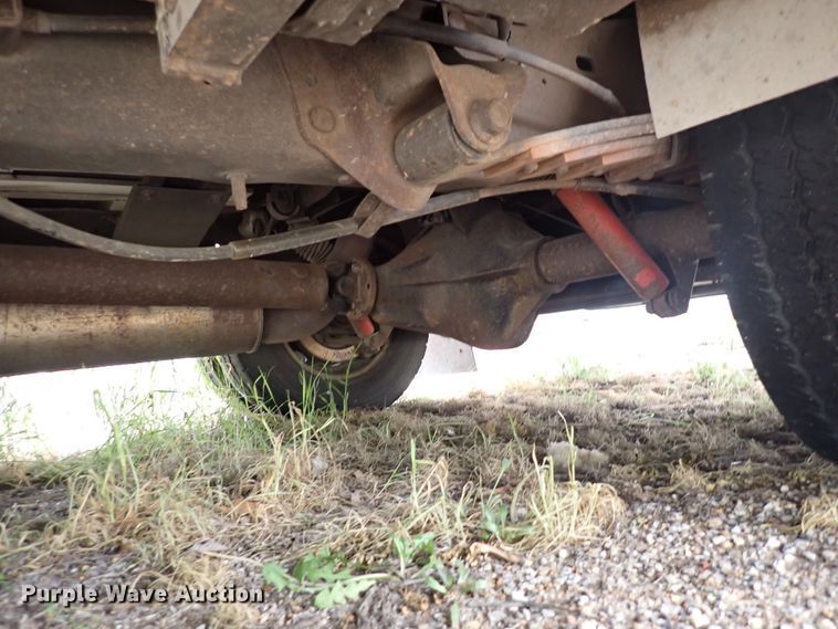 image for item DJ5729 2000 Ford Econoline E350  ambulance