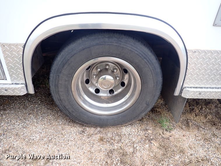 image for item DJ5729 2000 Ford Econoline E350  ambulance