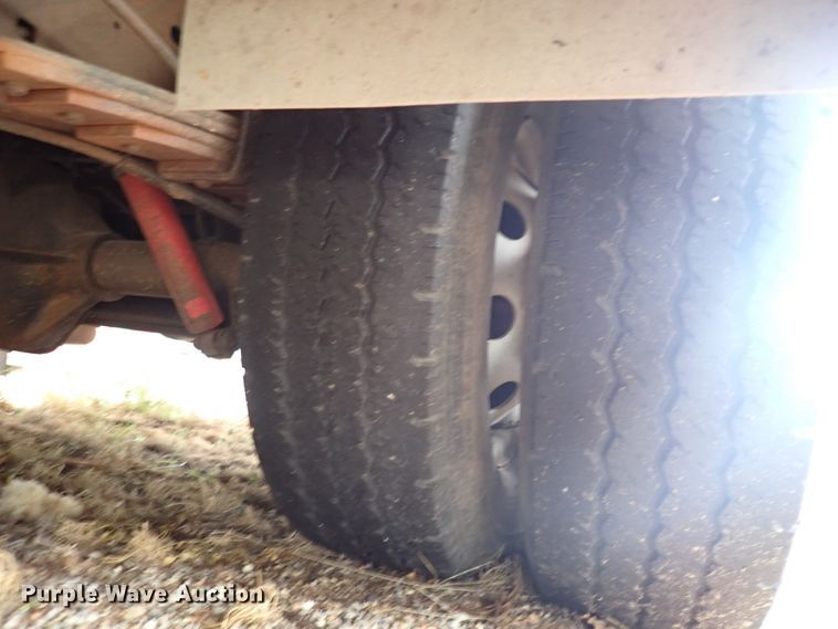 image for item DJ5729 2000 Ford Econoline E350  ambulance