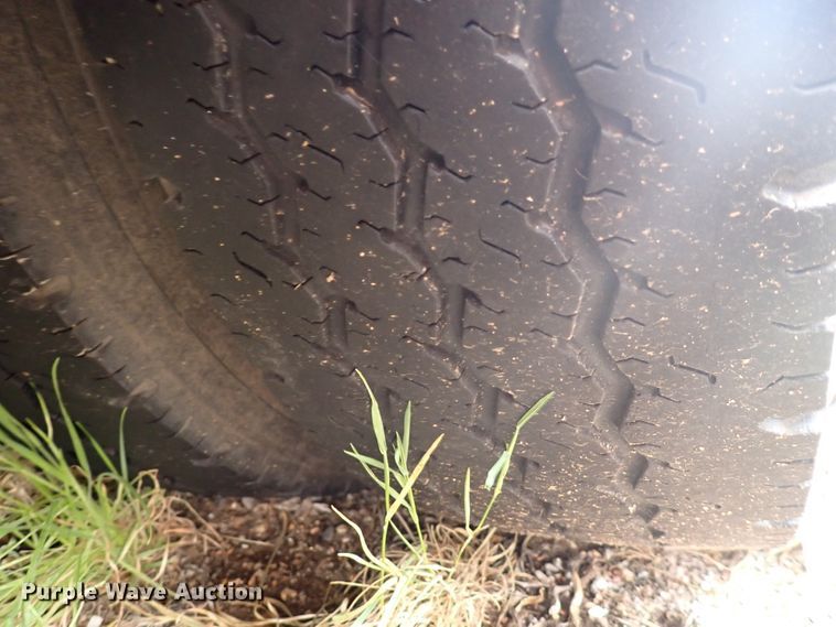 image for item DJ5729 2000 Ford Econoline E350  ambulance