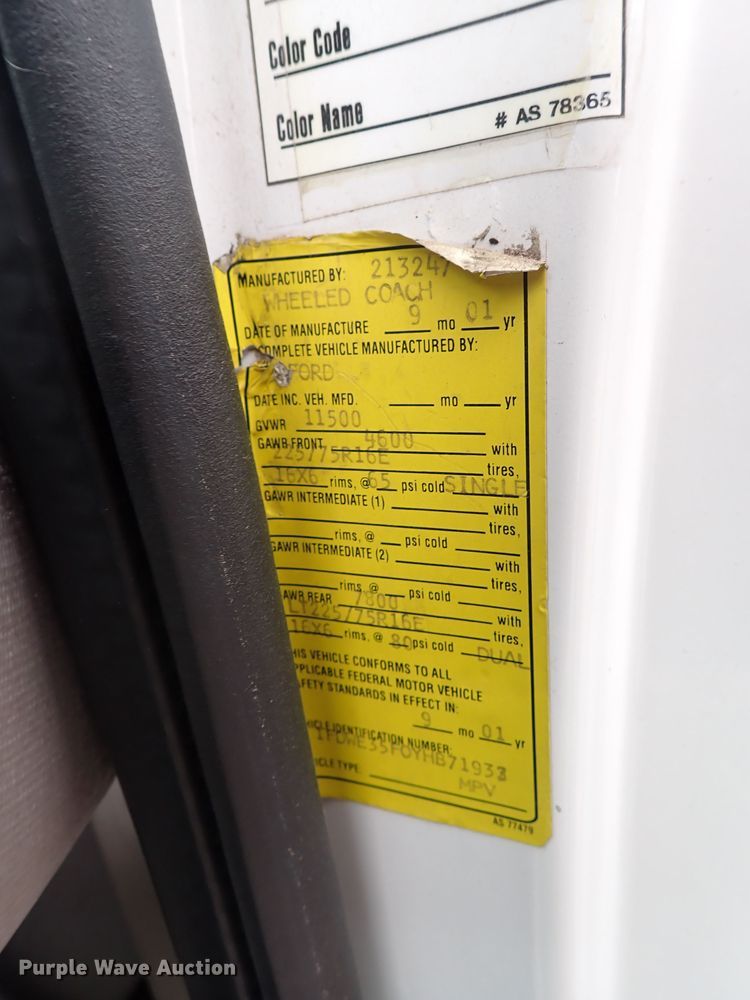 image for item DJ5729 2000 Ford Econoline E350  ambulance