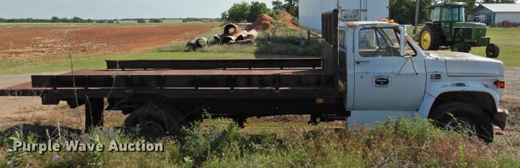 image for item DJ8489 1982 Chevrolet C60  dump flatbed truck