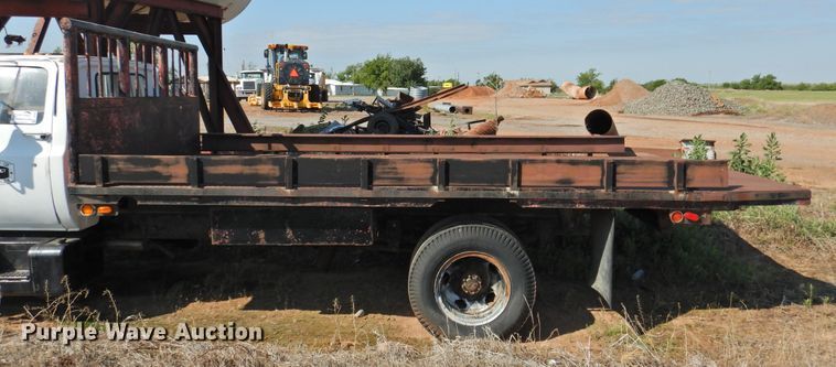 image for item DJ8489 1982 Chevrolet C60  dump flatbed truck