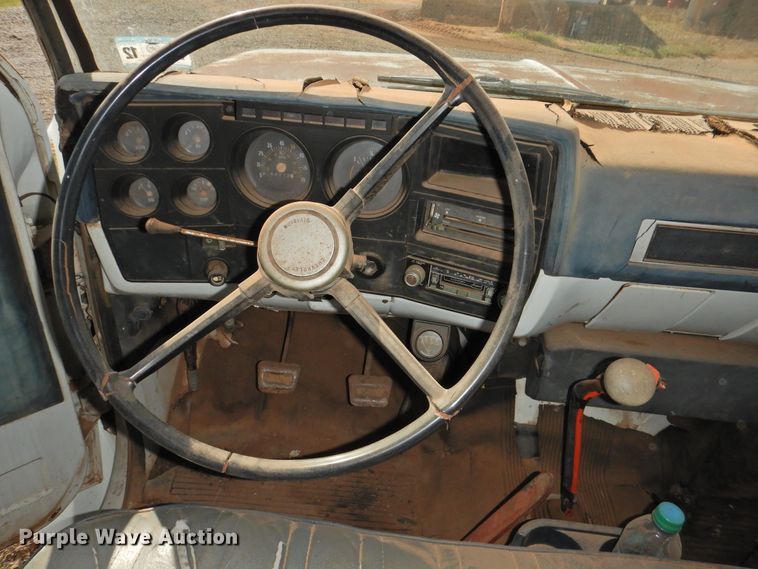 image for item DJ8489 1982 Chevrolet C60  dump flatbed truck