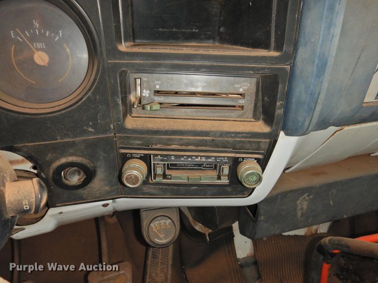 image for item DJ8489 1982 Chevrolet C60  dump flatbed truck