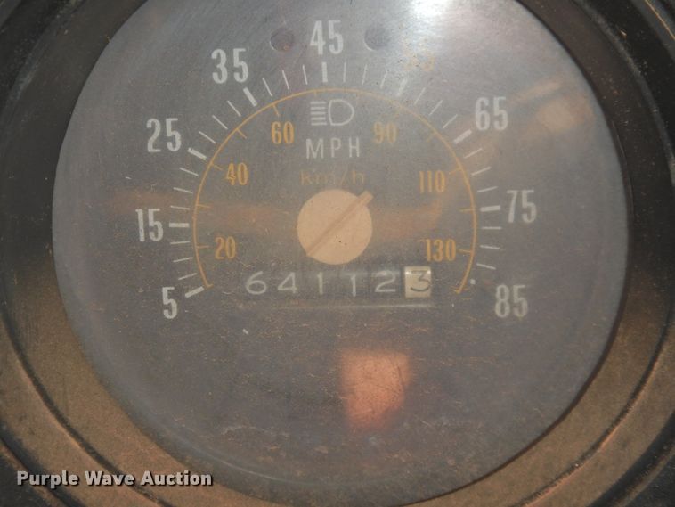 image for item DJ8489 1982 Chevrolet C60  dump flatbed truck