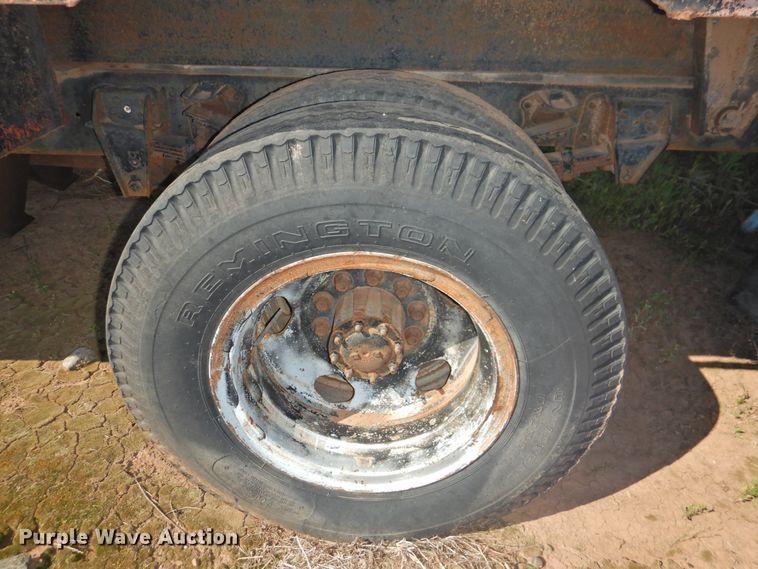 image for item DJ8489 1982 Chevrolet C60  dump flatbed truck