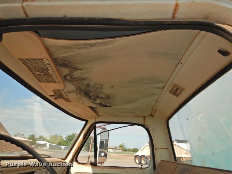 image for item DJ8490 Ford F700  water truck