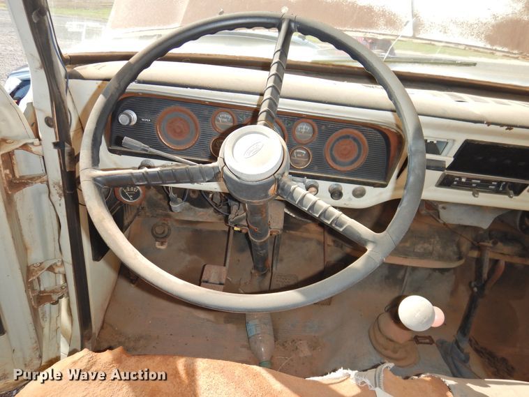 image for item DJ8490 Ford F700  water truck