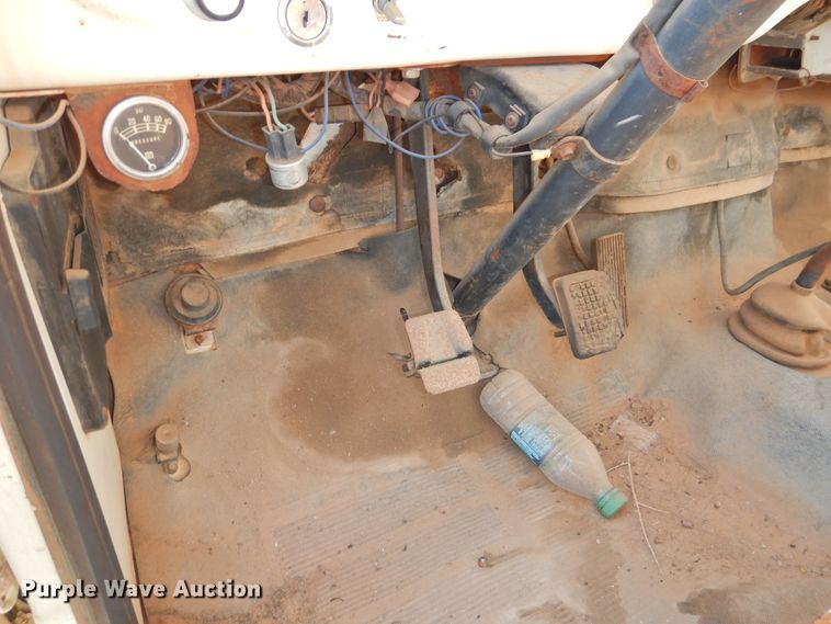 image for item DJ8490 Ford F700  water truck