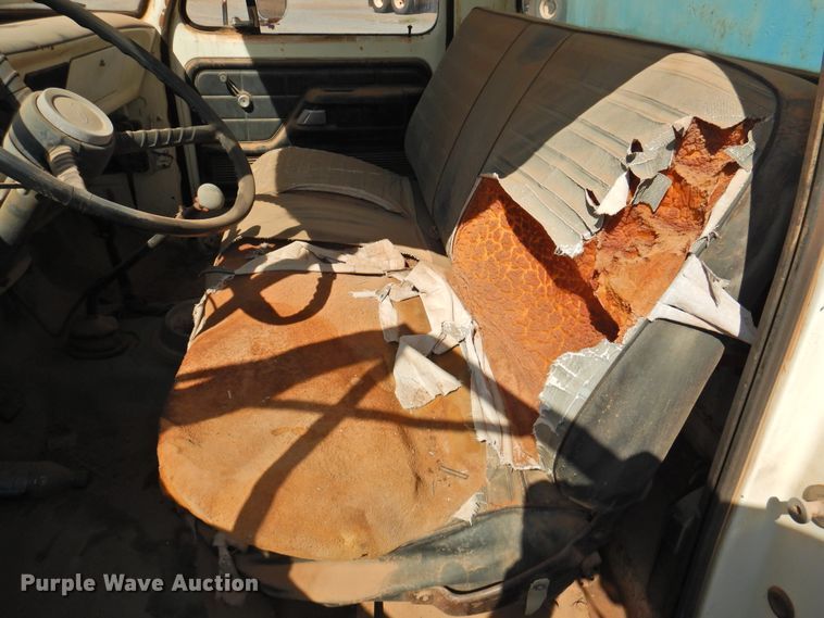 image for item DJ8490 Ford F700  water truck