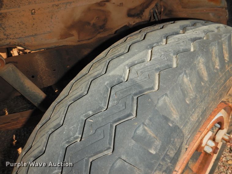 image for item DJ8490 Ford F700  water truck