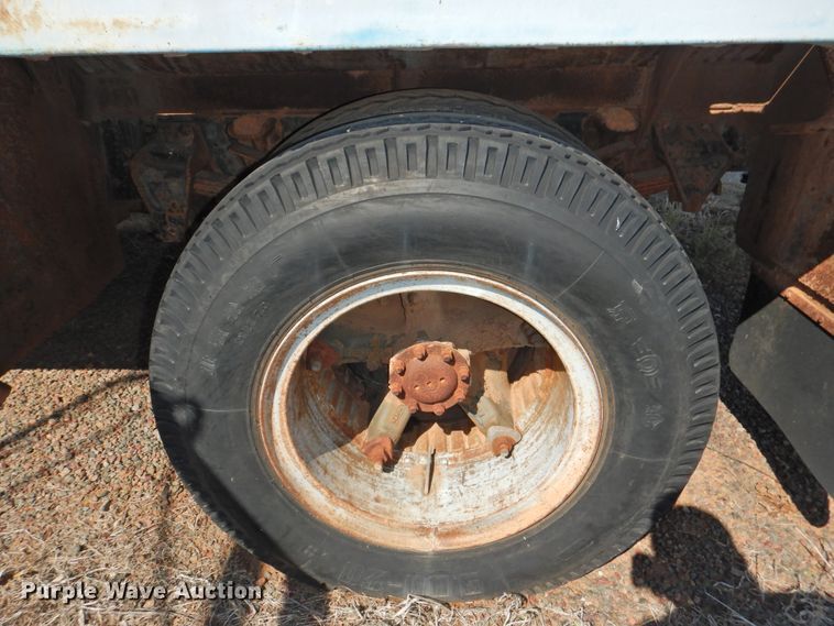 image for item DJ8490 Ford F700  water truck