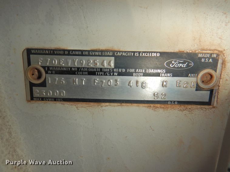 image for item DJ8490 Ford F700  water truck