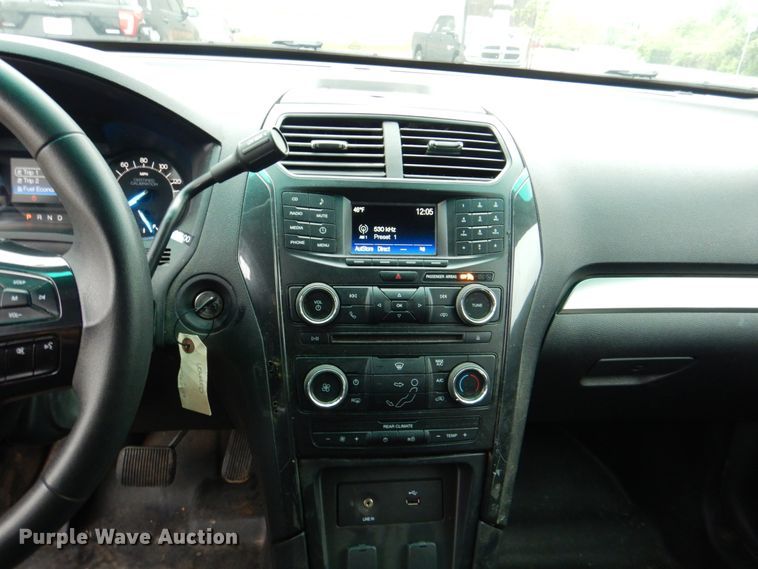 image for item DK8998 2016 Ford Explorer Police Interceptor  SUV