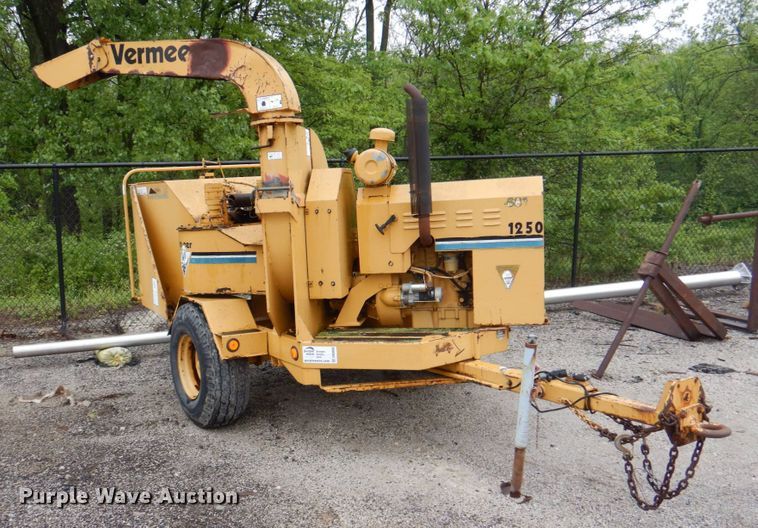 image for item DK8999 1996 Vermeer 1250BC  wood chipper