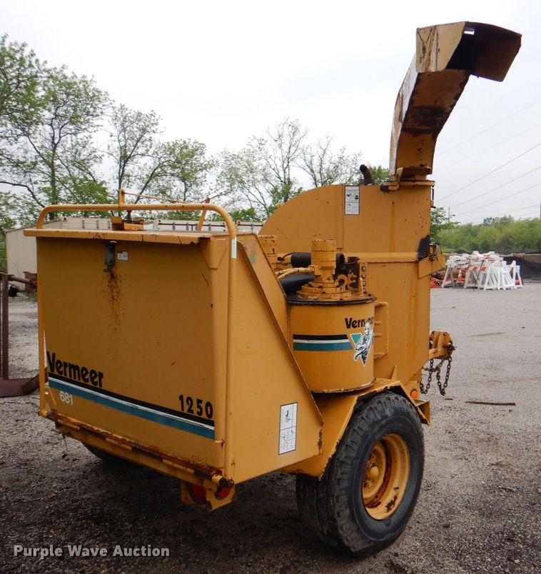 image for item DK8999 1996 Vermeer 1250BC  wood chipper