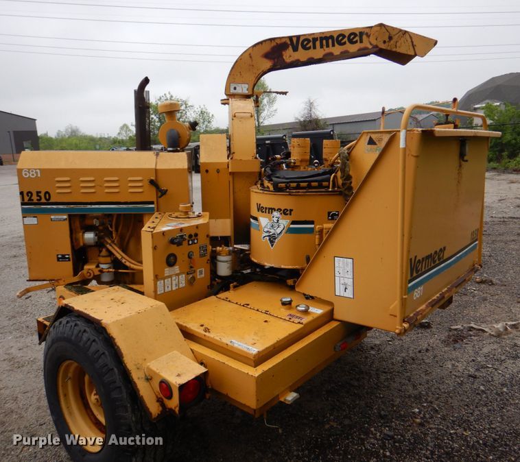 image for item DK8999 1996 Vermeer 1250BC  wood chipper