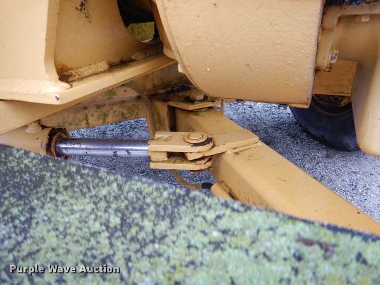 image for item DK8999 1996 Vermeer 1250BC  wood chipper