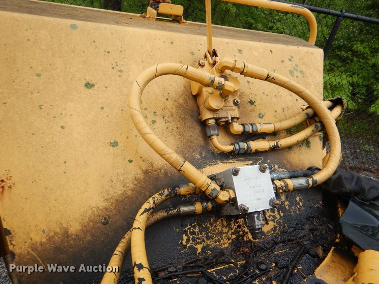 image for item DK8999 1996 Vermeer 1250BC  wood chipper