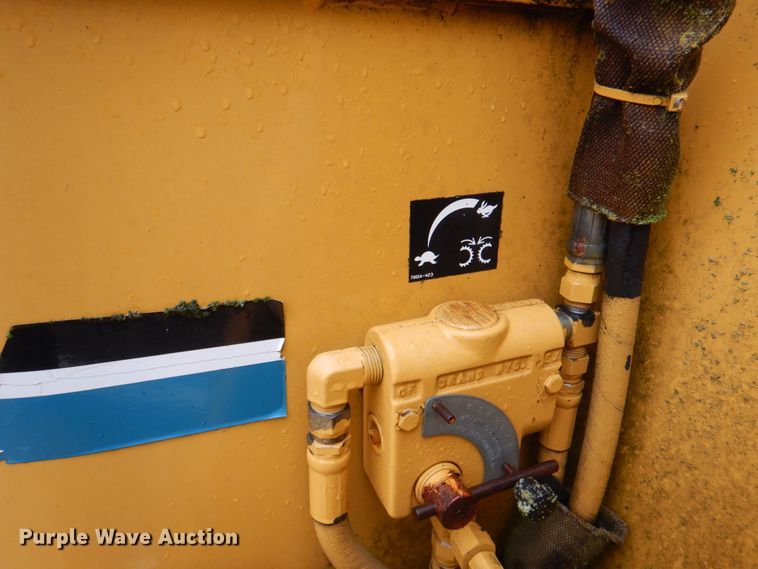 image for item DK8999 1996 Vermeer 1250BC  wood chipper