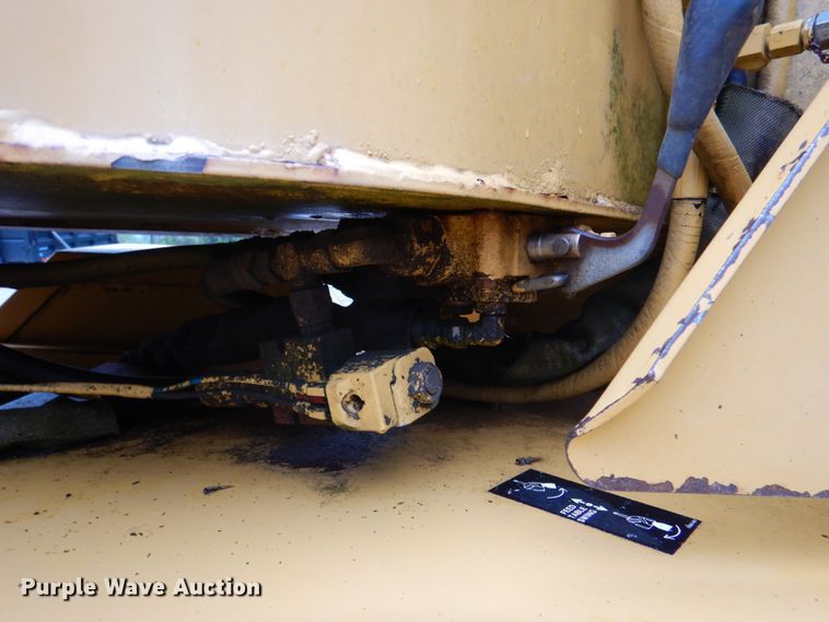 image for item DK8999 1996 Vermeer 1250BC  wood chipper