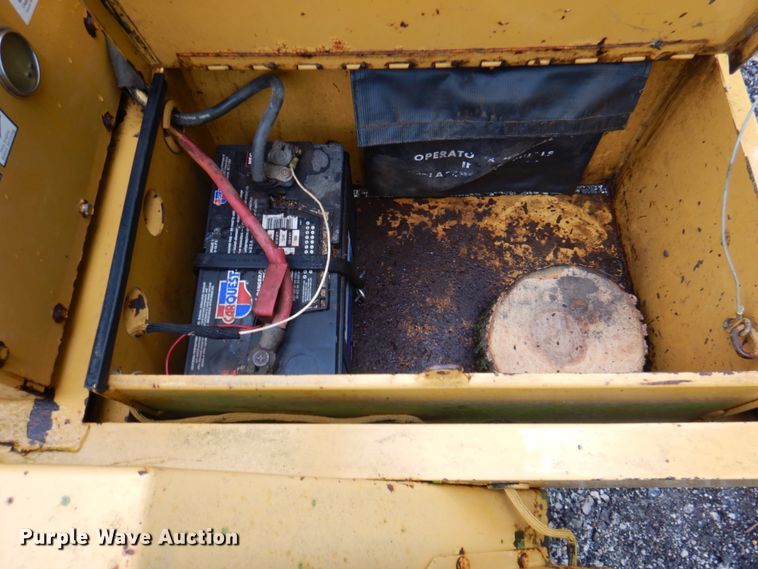 image for item DK8999 1996 Vermeer 1250BC  wood chipper