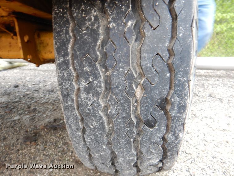 image for item DK8999 1996 Vermeer 1250BC  wood chipper