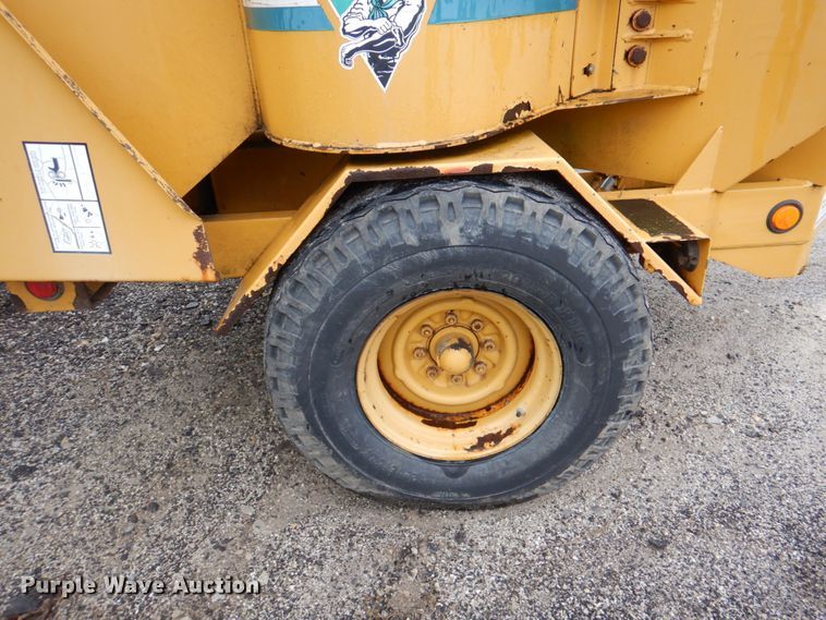 image for item DK8999 1996 Vermeer 1250BC  wood chipper