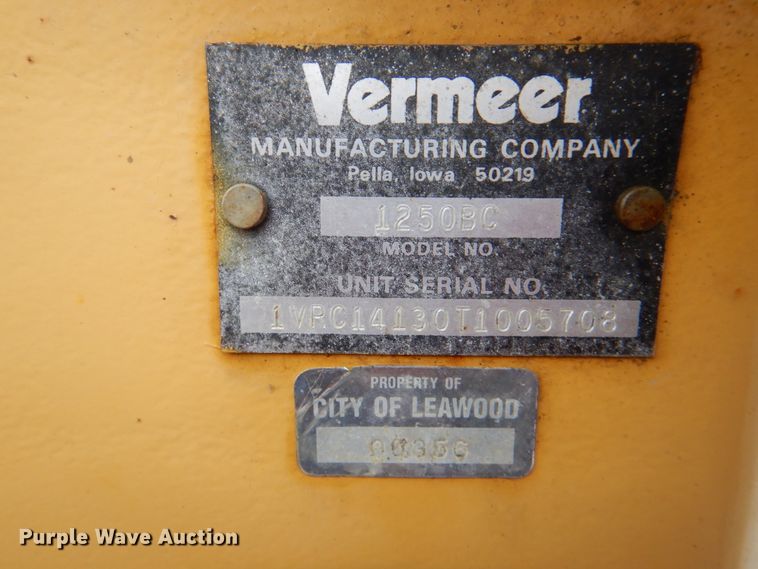 image for item DK8999 1996 Vermeer 1250BC  wood chipper
