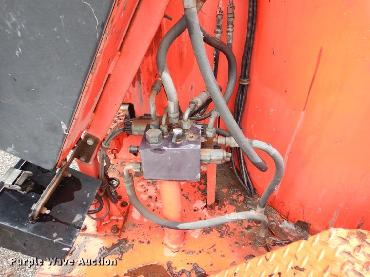 image for item DL0000 2010 Crafco EZ1000EB melter/applicator