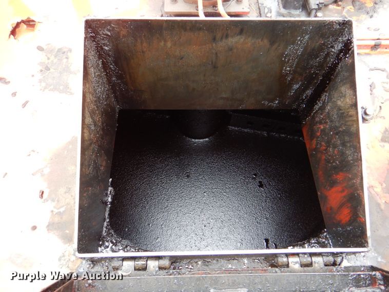 image for item DL0000 2010 Crafco EZ1000EB melter/applicator