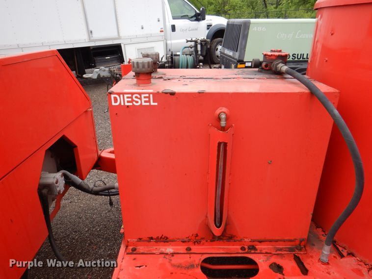 image for item DL0000 2010 Crafco EZ1000EB melter/applicator