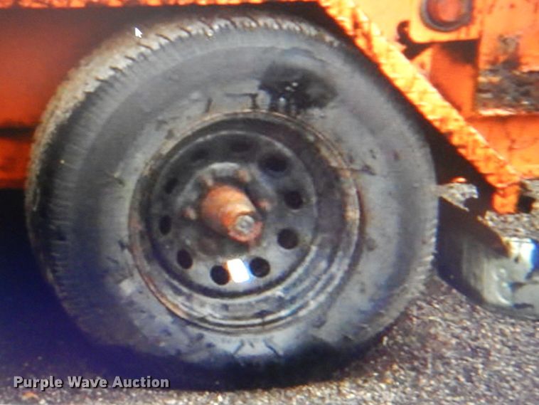 image for item DL0000 2010 Crafco EZ1000EB melter/applicator