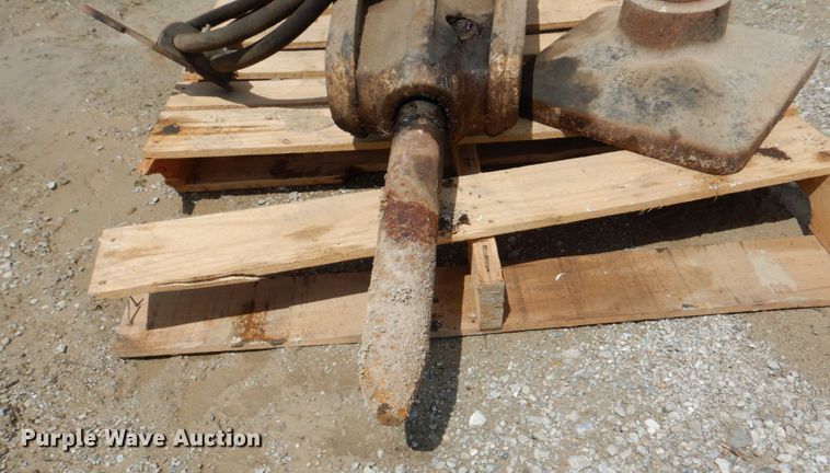 image for item DL0025 Stanley MB550 breaker