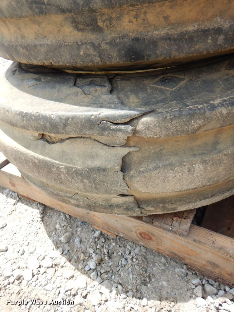 image for item DL0027 10.00-16SL tires and wheels