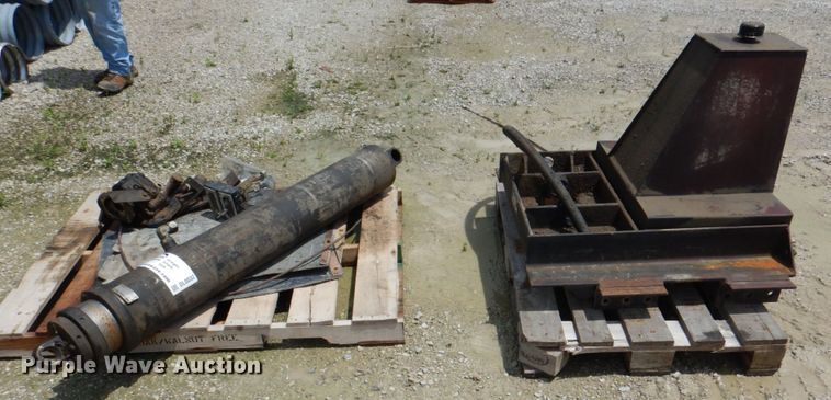 image for item DL0032 Truck parts