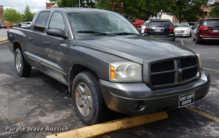 image for item DL0038 2006 Dodge Dakota SLT  Crew Cab pickup truck