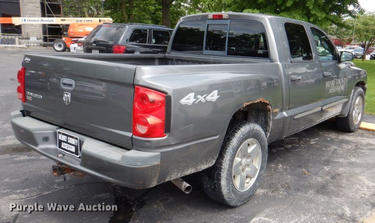 image for item DL0038 2006 Dodge Dakota SLT  Crew Cab pickup truck