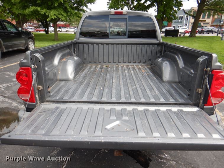 image for item DL0038 2006 Dodge Dakota SLT  Crew Cab pickup truck